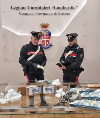 8 chili di coca e 73mila euro. Spacciatore in manette