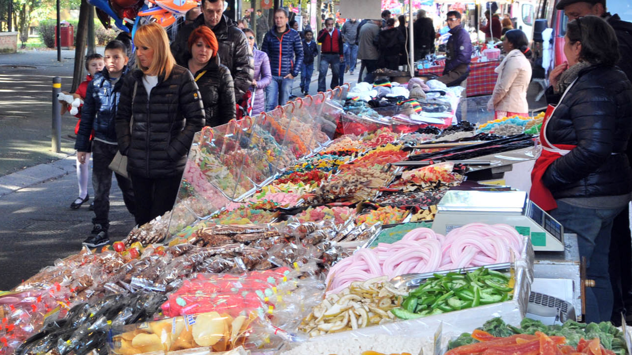 Via Crocifissa Di Rosa 60 Domenica torna la fiera di Santa Maria Crocifissa di Rosa - ÈliveBrescia TV