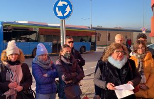 “Non si sa se il pullman passerà”, passeggeri esasperati