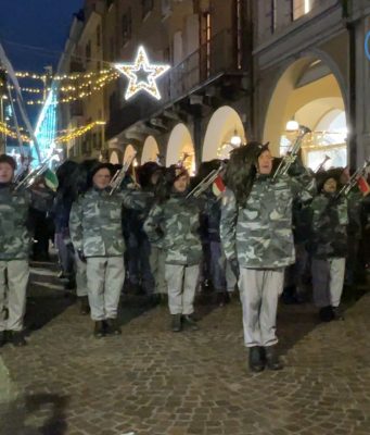 Fanfara giocolieri per la nuova via X Giornate