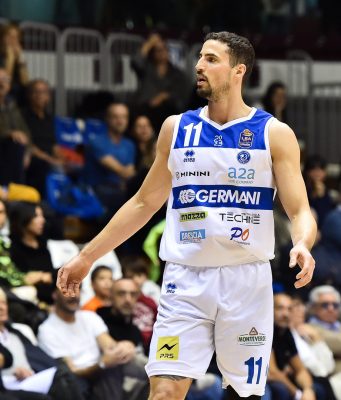 Lungo stop per Petrucelli, il piede è fratturato