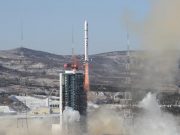 Cina: lanciati 14 nuovi satelliti
