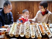 Festa di Primavera: i cinesi di tutta la nazione apprezzano vari piatti