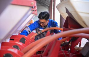 Cina: aratura primaverile inizia nella città di Tongliao