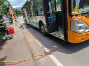 Brescia, 21enne investita da un bus. È grave