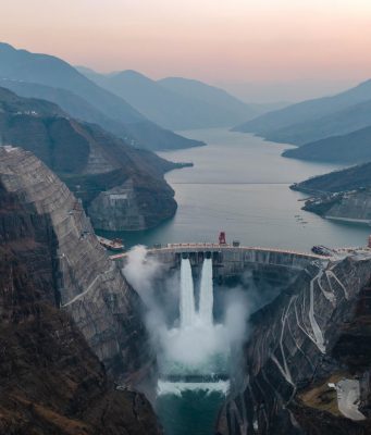 Cina: produzione energia +3,8% nel primo semestre