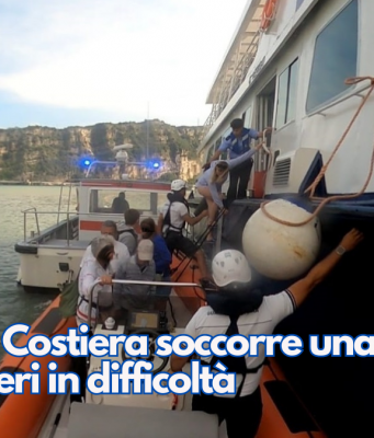 La Guardia Costiera soccorre una nave passeggeri in difficoltà sul Garda