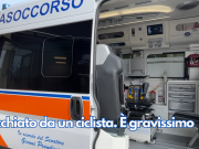 Picchiato da un ciclista. È gravissimo