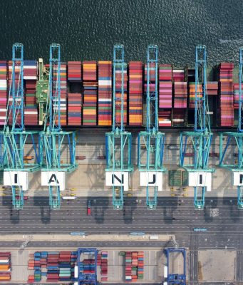 Cina: H1, porto di Tianjin registra aumento commercio estero