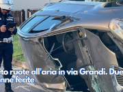Auto ruote all’aria in via Grandi. Due donne ferite