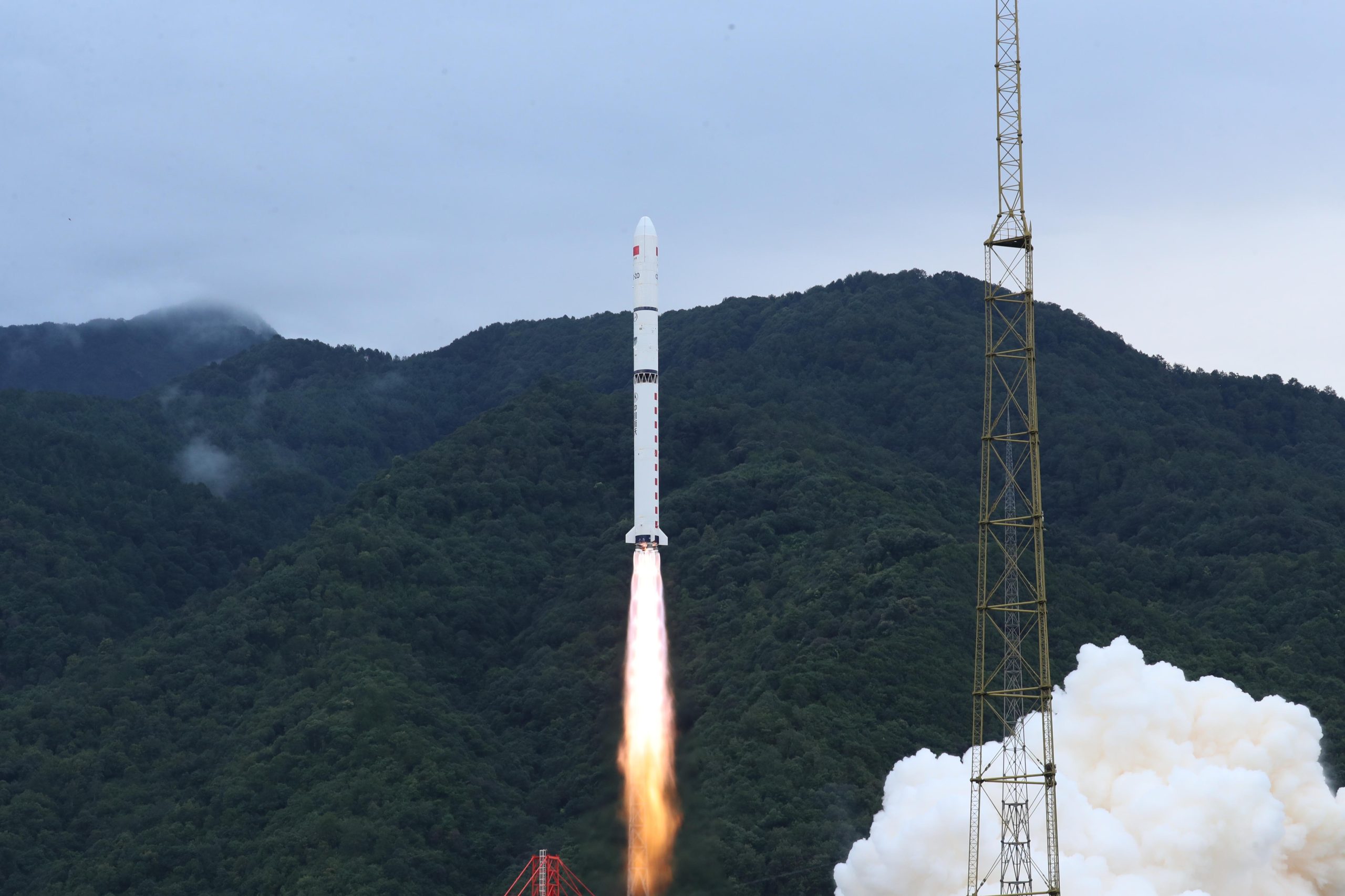 Cina lancia nuovo satellite per telerilevamento ÈliveBrescia TV