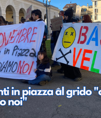 Gli studenti in piazza al grido “ora decidiamo noi”