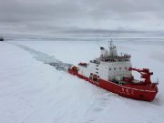 Cina: Xuelong 2 naviga tra banchi di ghiaccio