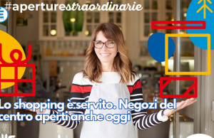 Il Natale è alle porte e anche oggi i negozi del centro sono aperti