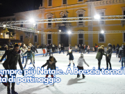 È sempre più Natale. A Brescia torna la pista di pattinaggio