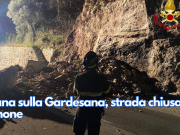 Frana sulla Gardesana, strada chiusa a Limone. VIDEO