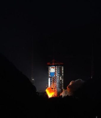 Cina: lanciati 11 satelliti della costellazione Geely-02