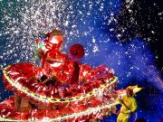 Cina: danza del drago per la Festa delle lanterne nel Guizhou