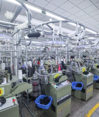 Cina: industria delle calze a Zhuji, nella provincia dello Zhejiang (2)