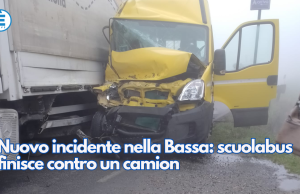 Nuovo incidente nella Bassa: scuolabus finisce contro un camion
