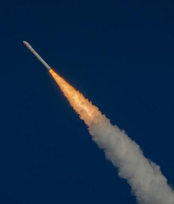 Cina: Pechino lancia progetto “strada dei razzi” per sviluppo commerciale spazio