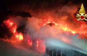 Enorme incendio alla Faerch di Verolanuova. Nessun ferito