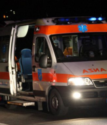 Infortunio a Berlingo, 36enne incastrato in un macchinario