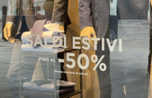 Inizio a handicap e un mese di disinteresse. I saldi non decollano