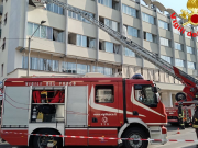 Incendio in una palazzina: 21 persone evacuate, 17 intossicate
