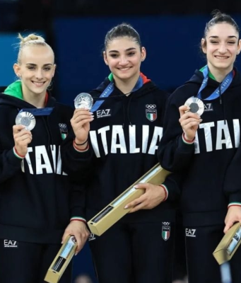 Lunedì in piazza Loggia, Brescia celebra i suoi campioni