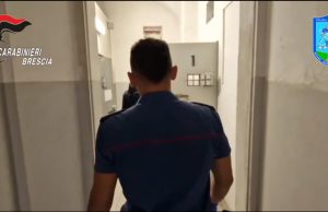 Cellulari e droga a Canton Mombello, arrestato un agente della Penitenziaria