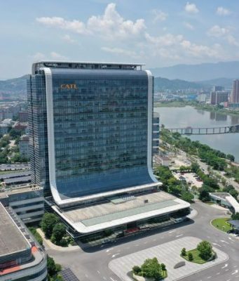 Cina: CATL inaugura nuova batteria per veicoli ibridi