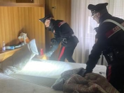 Controlli negli hotel abbandonati di Darfo. Tre espulsioni