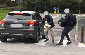 Caionvico, colpo in villa, in 7 minuti fuggono con 2 casseforti. video