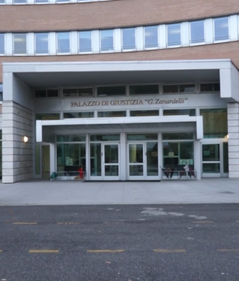 Hacker arrestato, aveva rubato documenti anche alla Procura di Brescia