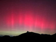 Lo spettacolo luminoso dell’aurora è tornato anche su Brescia