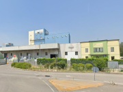 Operaio schiacciato fra due muletti a Montichiari. È grave