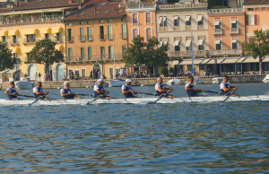 Sabato pomeriggio a Salò tornano gli “Agonali del remo”