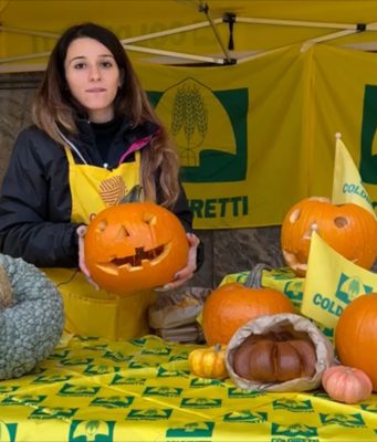 Il tutorial per intagliare una zucca di Halloween da paura