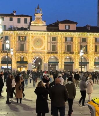 L’ultima corsa ai regali di Natale. Oggi biglietto unico su bus e metro