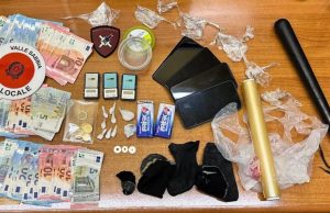 Cocaina, 10.000 euro e un manganello. Denunciati a Gavardo