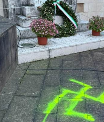 Svastiche a Nave. Il Sindaco “gesto che fa rabbrividire e non va sottovalutato”