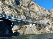 La ciclovia perde un pezzo. Niente passerella fra Gardone e Limone
