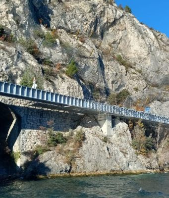 La ciclovia perde un pezzo. Niente passerella fra Gardone e Limone