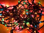 Lucine di Natale e incendi: i 10 consigli per non rischiare