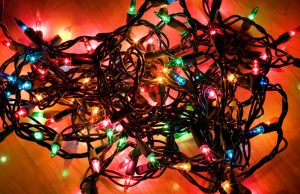 Lucine di Natale e incendi: i 10 consigli per non rischiare