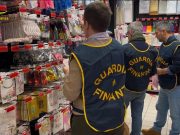 Maxi sequestro di addobbi non a norma a Brescia e Legnano