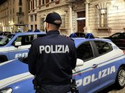 Rapina un negozio e si ferisce. Arrestato poco dopo dalla Polizia