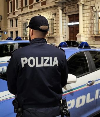 Rapina un negozio e si ferisce. Arrestato poco dopo dalla Polizia