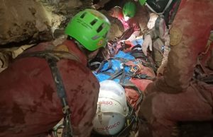 Speleologa bloccata, “tempistiche di uscita incerte e molto lunghe”